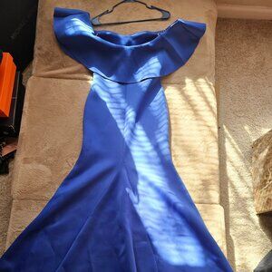 Royal Blue Off-Shoulder Mermaid Gown – Elegant Ruffle Neckline Evening Dress